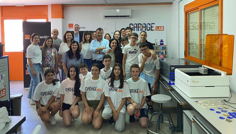 La Fundación Orange inaugura el primer GarageLAB en Badajoz La Fundación Orange inaugura el primer GarageLAB en Badajoz