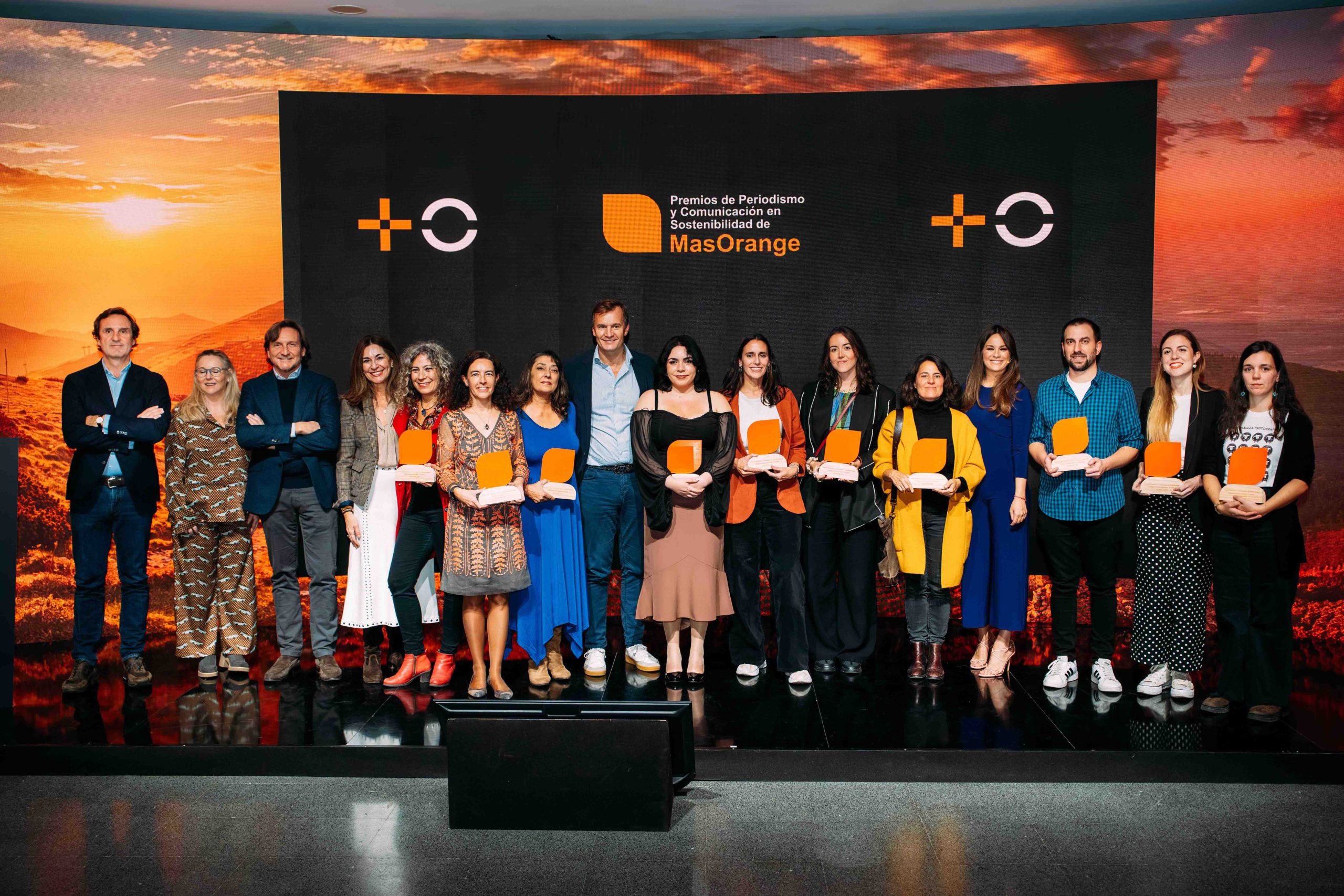 Sara Acosta (Ballena Blanca), Blanca Escribano (RNE) y Tania Alonso (Revista Estratos), ganadoras en la 5ª edición de los ‘Premios Periodismo y Comunicación en Sostenibilidad +O’