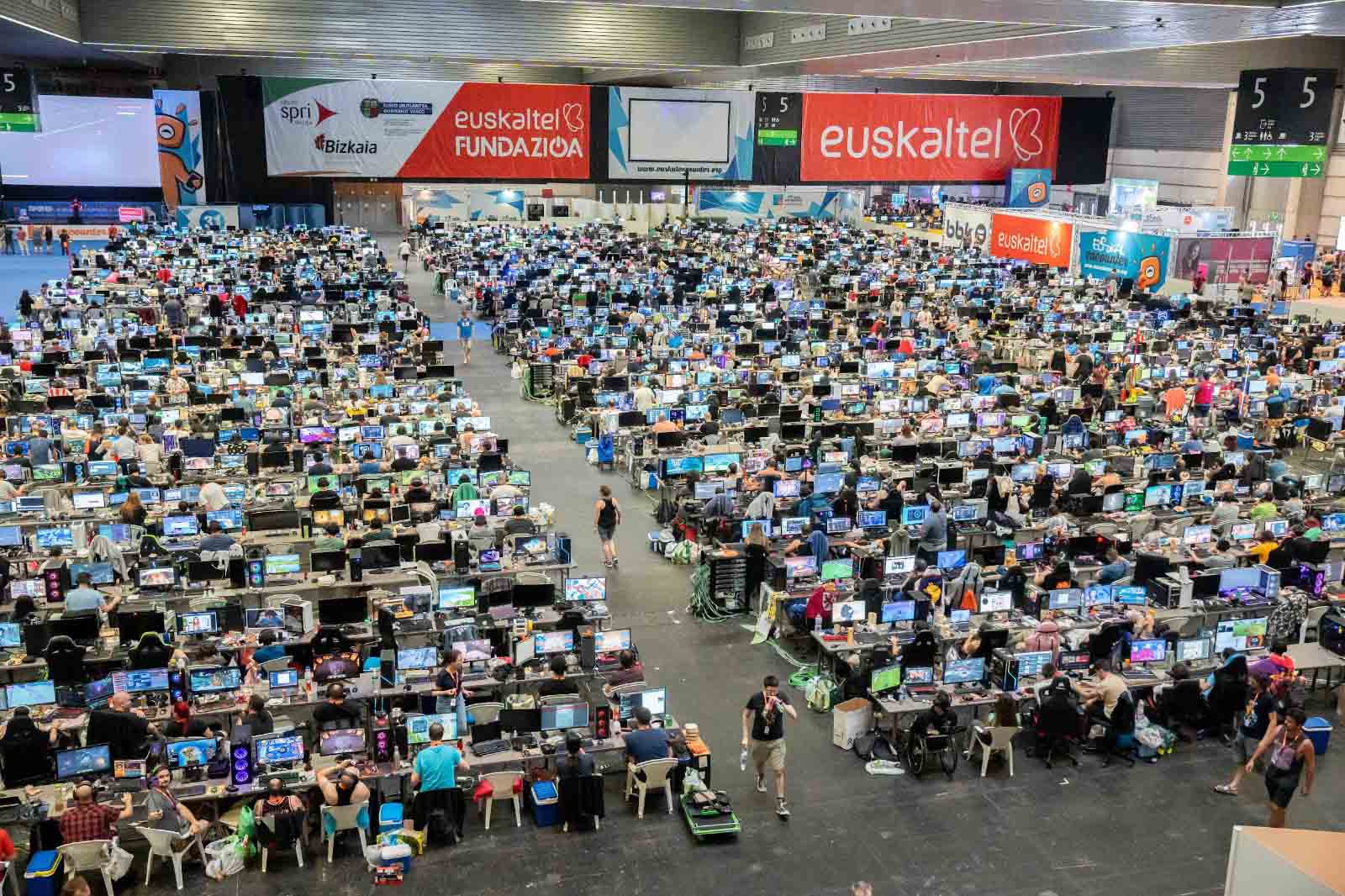 Euskal Encounter 32 volverá a llenar el BEC con más de 4000 ordenadores y más de 150 actividades programadas