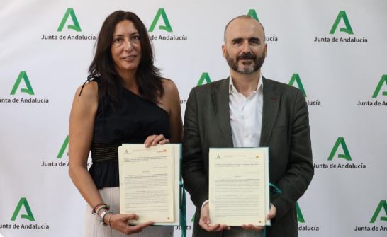 El Instituto Andaluz de la Mujer y la Fundación  Orange impulsan la formación en competencias  digitales de mujeres en riesgo de exclusión