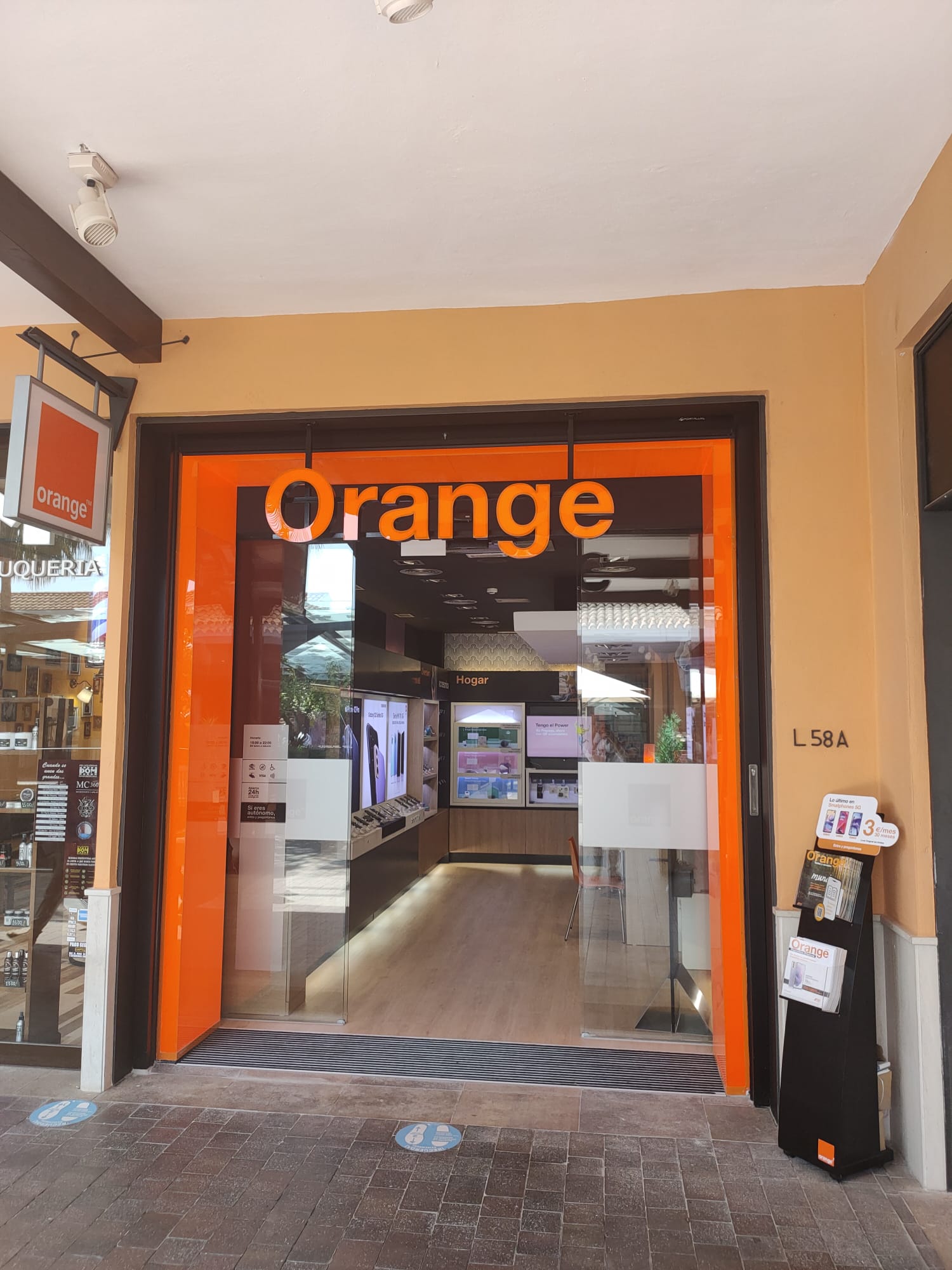 Tienda Orange Málaga en CC Plaza Mayor