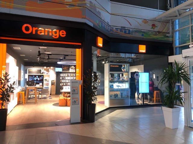 Tienda Orange Madrid CC Carrefour Los Angeles