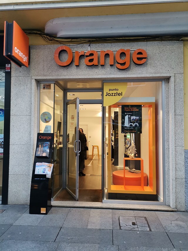 Tienda Orange Carballo  