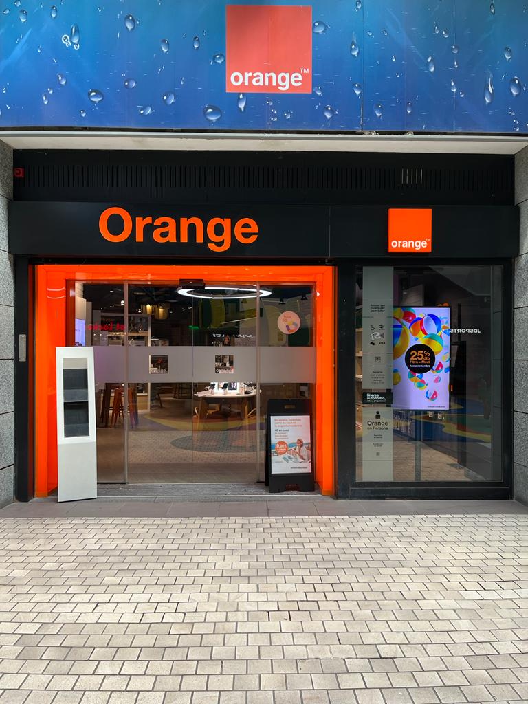 Tienda Orange Valencia en CC Aqua