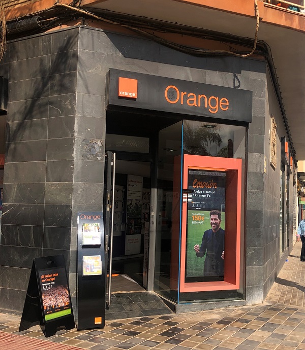 Tienda Orange Moncada