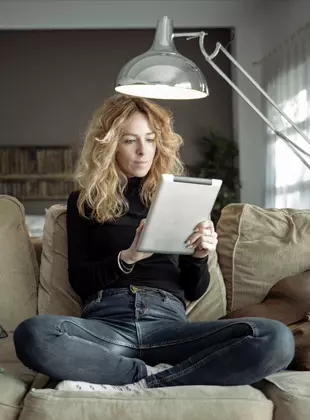 {{banner.carousel.card1.img.alt}}